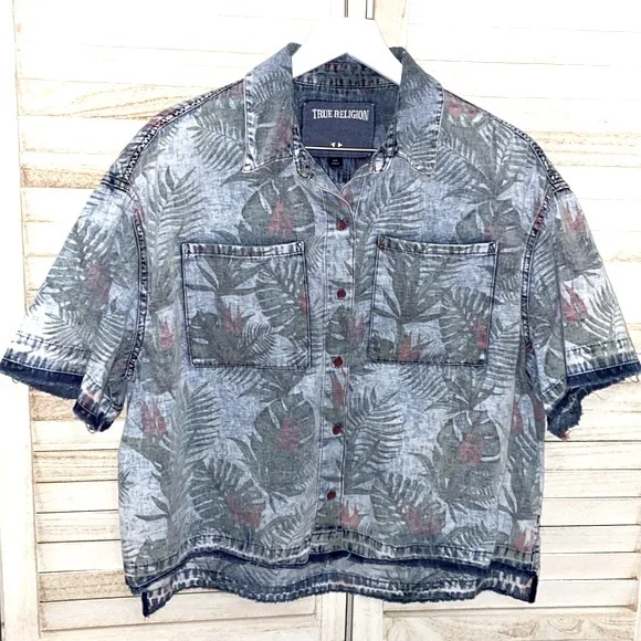 True Religion Women’s Boxy Step Hem Top Muted Floral. Size Small - Picture 3 of 10